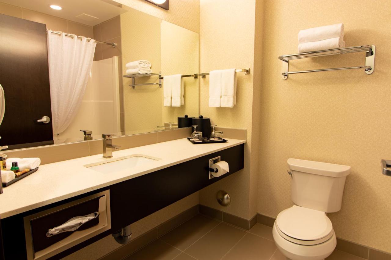 Kanata Whitecourt Εξωτερικό φωτογραφία